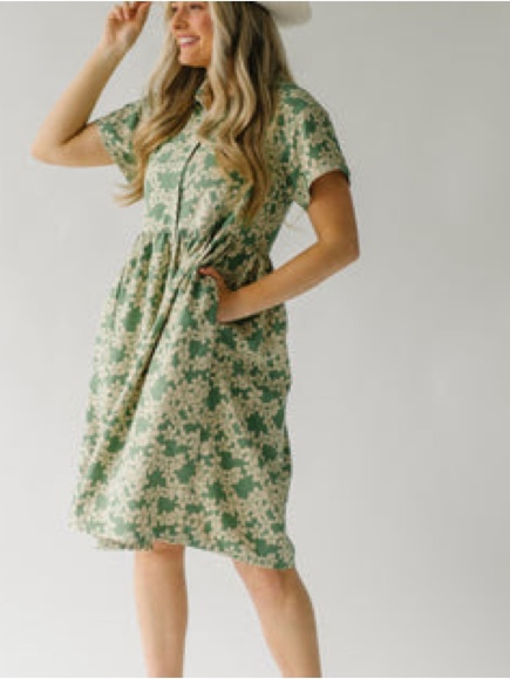Green Floral Short-Sleeve Midi Dress with Gathered Waist